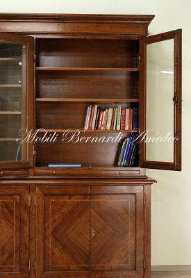 Removable classic style bookcase made of walnut wood with closed and glass doors